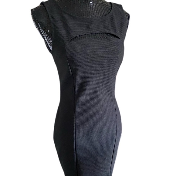 Black Dress - Picture 1 of 3